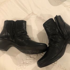 Ladies ankle boots sz 7  1/2